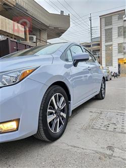 نيسان فيرسا